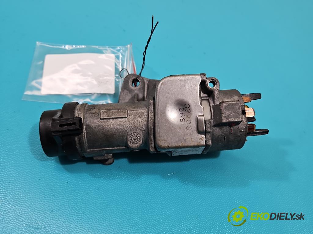 Vw Passat B5 1995-2005 1.9 tdi 101 HP manual 74 kW 1896 cm3 5- Spínačka  (Spínacie skrinky a kľúče)