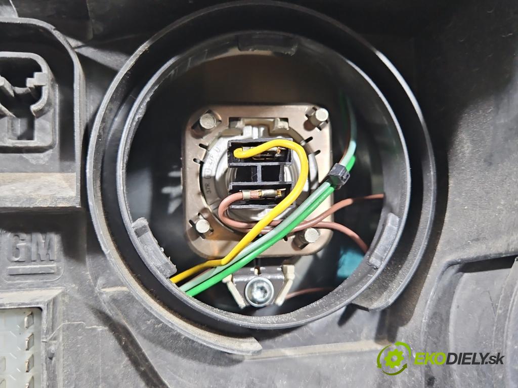 Opel Meriva A 2002-2010 1.8 16V 125 HP manual 92 kW 1796 cm3 5- Reflektor: pravý 93321053 (Pravé)