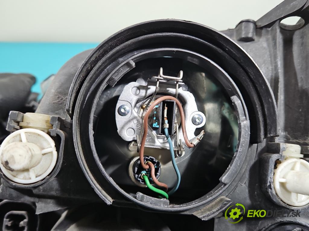 Opel Meriva A 2002-2010 1.8 16V 125 HP manual 92 kW 1796 cm3 5- Reflektor: pravý 93321053 (Pravé)