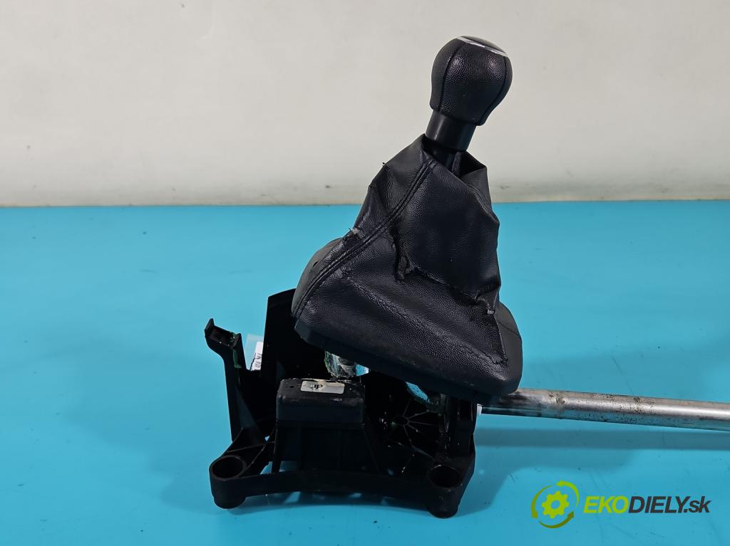 Opel Meriva A 2002-2010 1.8 16V 125 HP manual 92 kW 1796 cm3 5- Páka: Změny: stupeň,rýchlosť  (Rýchlostné páky / kulisy)