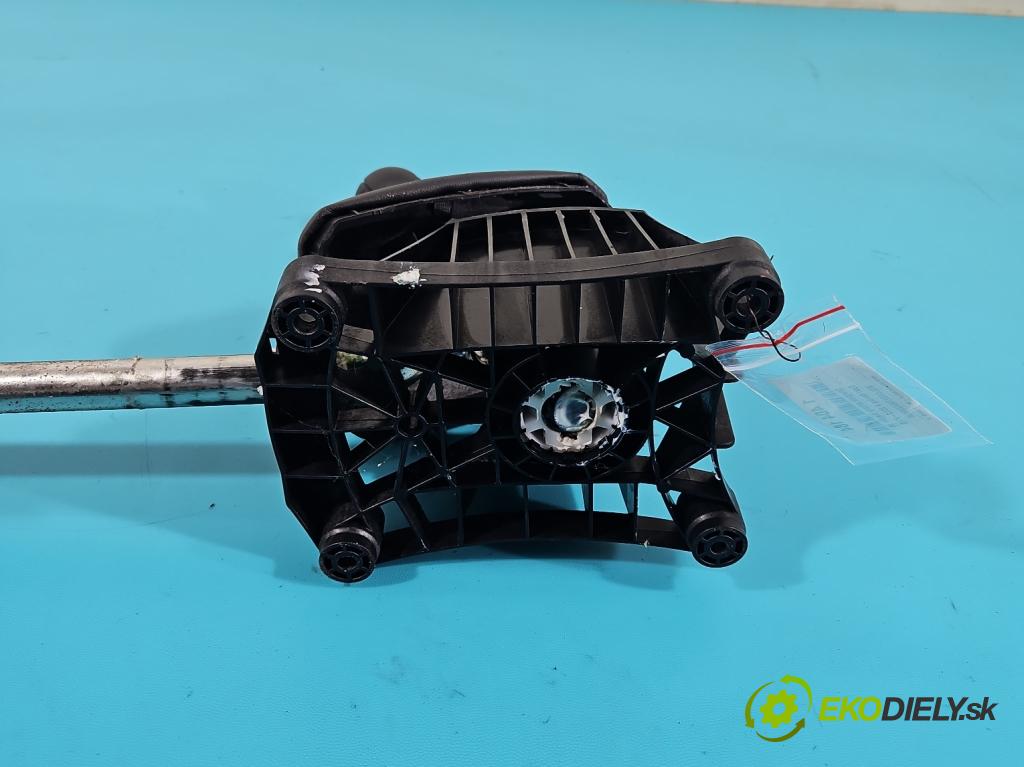 Opel Meriva A 2002-2010 1.8 16V 125 HP manual 92 kW 1796 cm3 5- Páka: Změny: stupeň,rýchlosť  (Rýchlostné páky / kulisy)