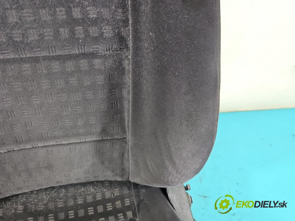 Vw Passat B5 1995-2005 1.9 tdi 131 HP manual 96 kW 1896 cm3 4- Sedačka ľavý  (Sedačky, sedadlá)