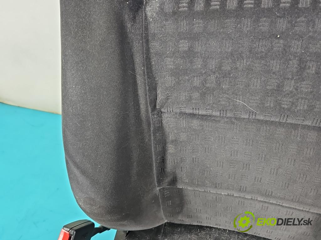 Vw Passat B5 1995-2005 1.9 tdi 131 HP manual 96 kW 1896 cm3 4- Sedačka ľavý  (Sedačky, sedadlá)