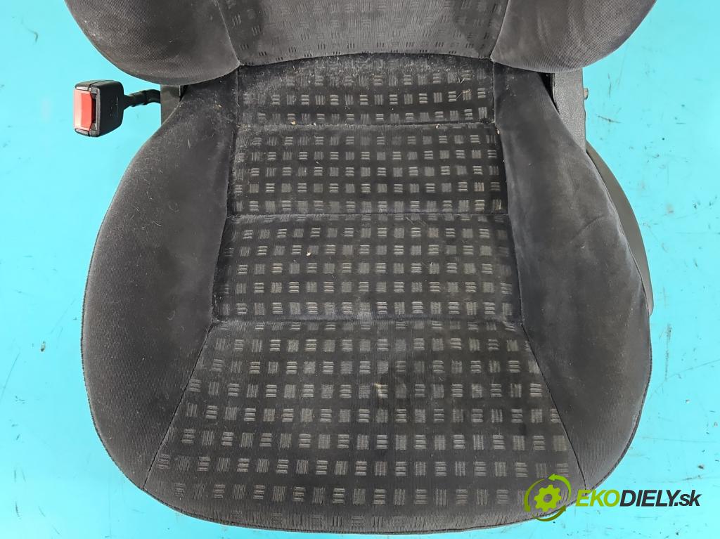 Vw Passat B5 1995-2005 1.9 tdi 131 HP manual 96 kW 1896 cm3 4- Sedačka ľavý  (Sedačky, sedadlá)
