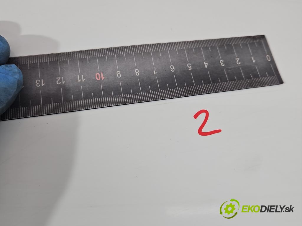 Mercedes A W168 1997-2004 1.7 cdi 95 hp automatic 70 kW 1689 cm3 5- zadní kufrové dveře  (Zadní kapoty)