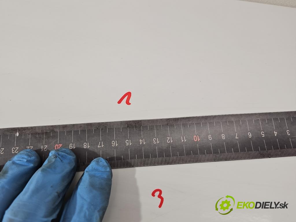 Mercedes A W168 1997-2004 1.7 cdi 95 hp automatic 70 kW 1689 cm3 5- zadní kufrové dveře  (Zadní kapoty)