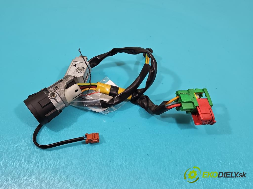 Citroen C2 1.1 60 HP manual 44 kW 1124 cm3 3- Spínačka  (Spínacie skrinky a kľúče)