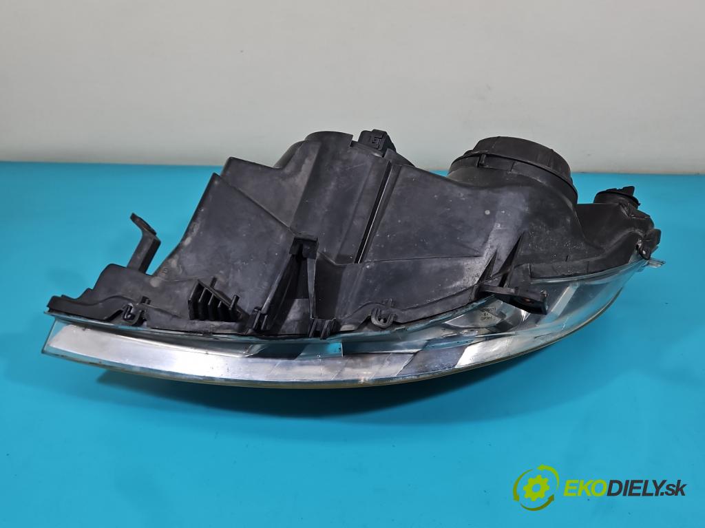 Peugeot 307 2.0 hdi 90 HP manual 66 kW 1997 cm3 5- Reflektor: pravý 9641615280 (Pravé)
