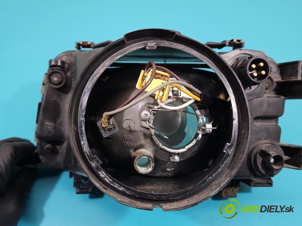 Audi 80 B4 1991-1994 1.9 tdi 90 HP manual 66 kW 1896 cm3 4- Reflektor: pravý  (Pravé)