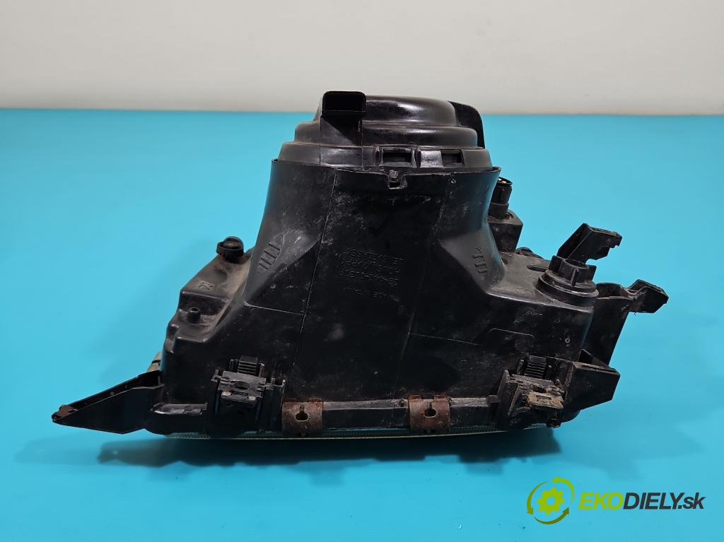 Audi 80 B4 1991-1994 1.9 tdi 90 HP manual 66 kW 1896 cm3 4- Reflektor: pravý  (Pravé)