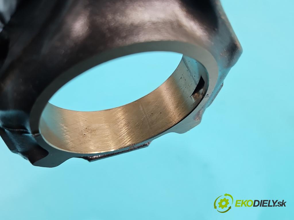 Mercedes CLS II C218 2010-2018 4.7 V8 (278922) 408KM automatic 300 kW 4663 cm3 4- piest (Piest)