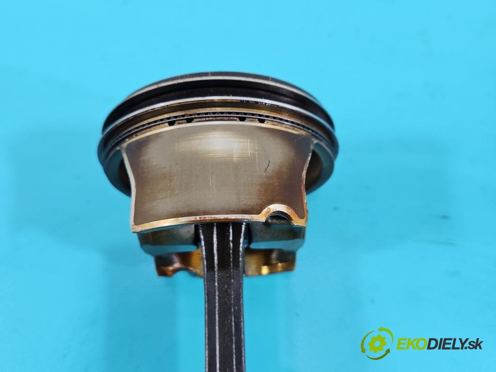 Mercedes CLS II C218 2010-2018 4.7 V8 (278922) 408KM automatic 300 kW 4663 cm3 4- piest  (Piest)