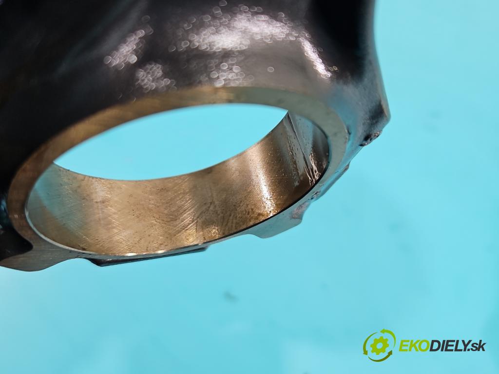 Mercedes CLS II C218 2010-2018 4.7 V8 (278922) 408KM automatic 300 kW 4663 cm3 4- piest  (Piest)