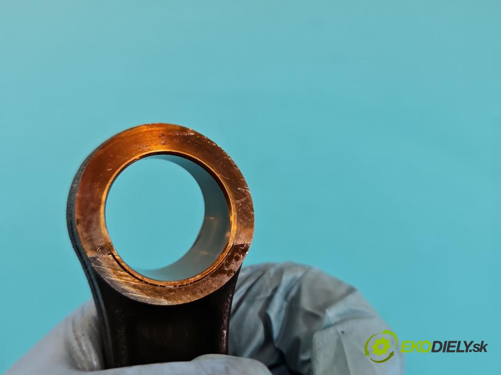 Mercedes CLS II C218 2010-2018 4.7 V8 (278922) 408KM automatic 300 kW 4663 cm3 4- piest  (Piest)