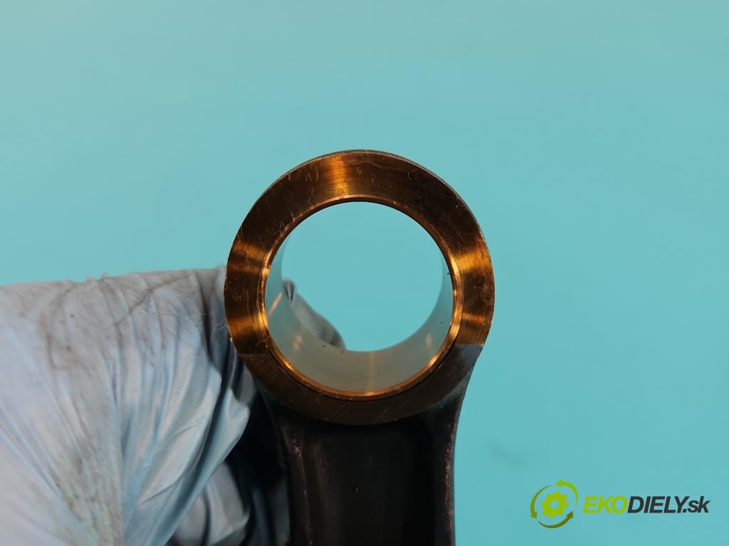 Mercedes CLS II C218 2010-2018 4.7 V8 (278922) 408KM automatic 300 kW 4663 cm3 4- piest  (Piest)