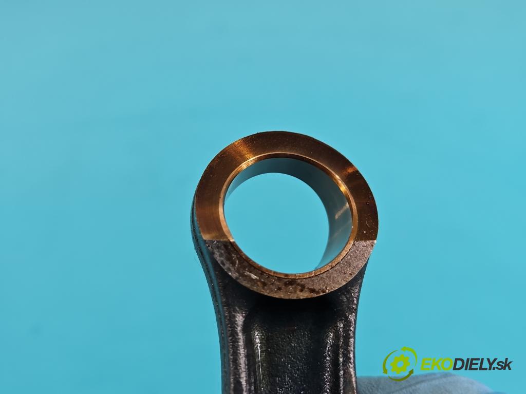 Mercedes CLS II C218 2010-2018 4.7 V8 (278922) 408KM automatic 300 kW 4663 cm3 4- piest  (Piest)