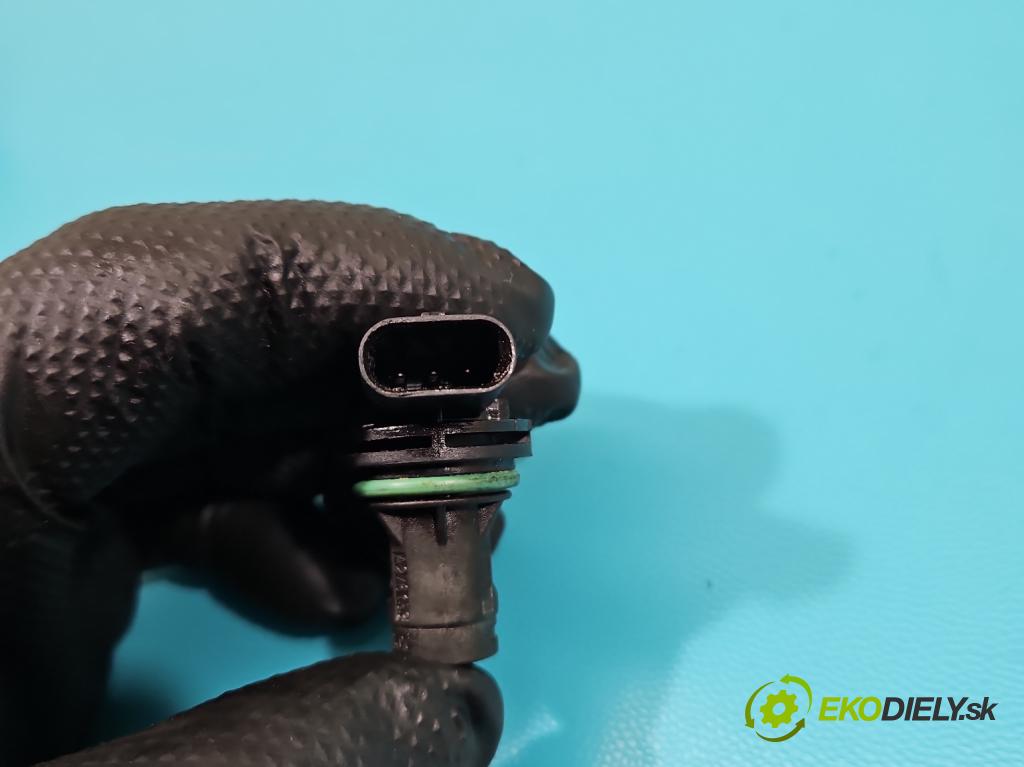 Mercedes CLS II C218 2010-2018 4.7 V8 (278922) 408KM automatic 300 kW 4663 cm3 4- snímač pozice: hřídele vačkový A2761530028 (Snímače polohy kliky, vačky)