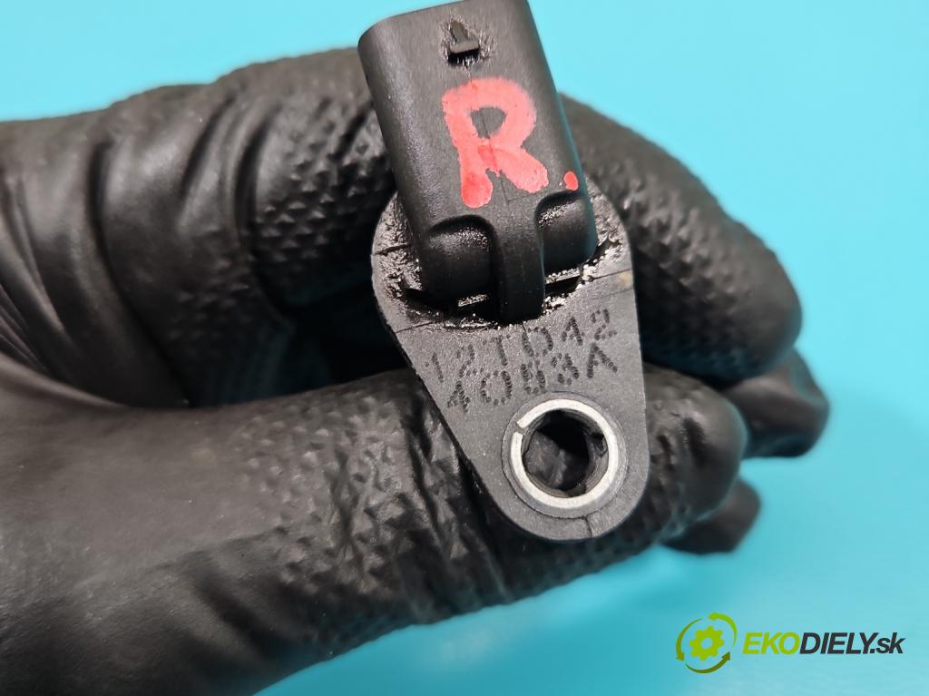 Mercedes CLS II C218 2010-2018 4.7 V8 (278922) 408KM automatic 300 kW 4663 cm3 4- snímač pozice: hřídele vačkový A2761530028 (Snímače polohy kliky, vačky)