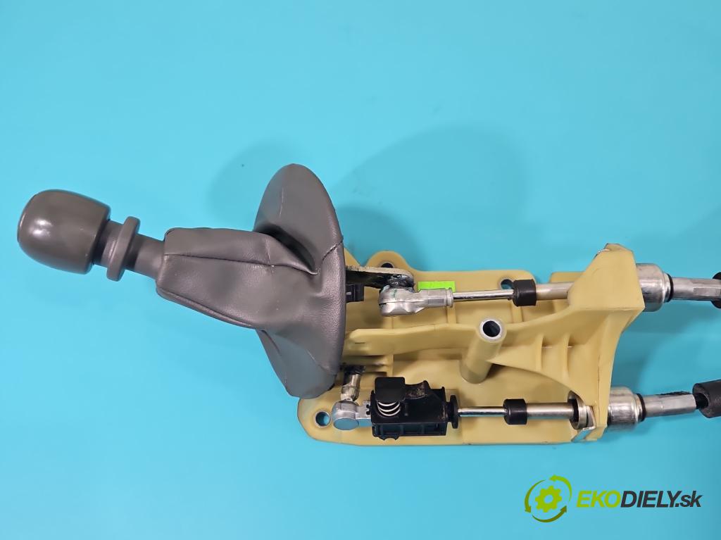 Fiat Panda II 2003-2012 1,3.0 jtd 69KM manual 51 kW 1248 cm3 5- Páka: Změny: stupeň,rýchlosť  (Rýchlostné páky / kulisy)