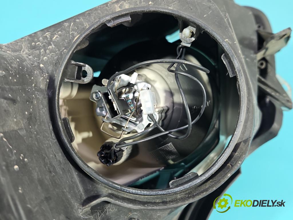 Opel Corsa D 2006-2014 1,3.0 cdti 90 HP manual 66 kW 1248 cm3 5- Reflektor: pravý 13186382EF (Pravé)