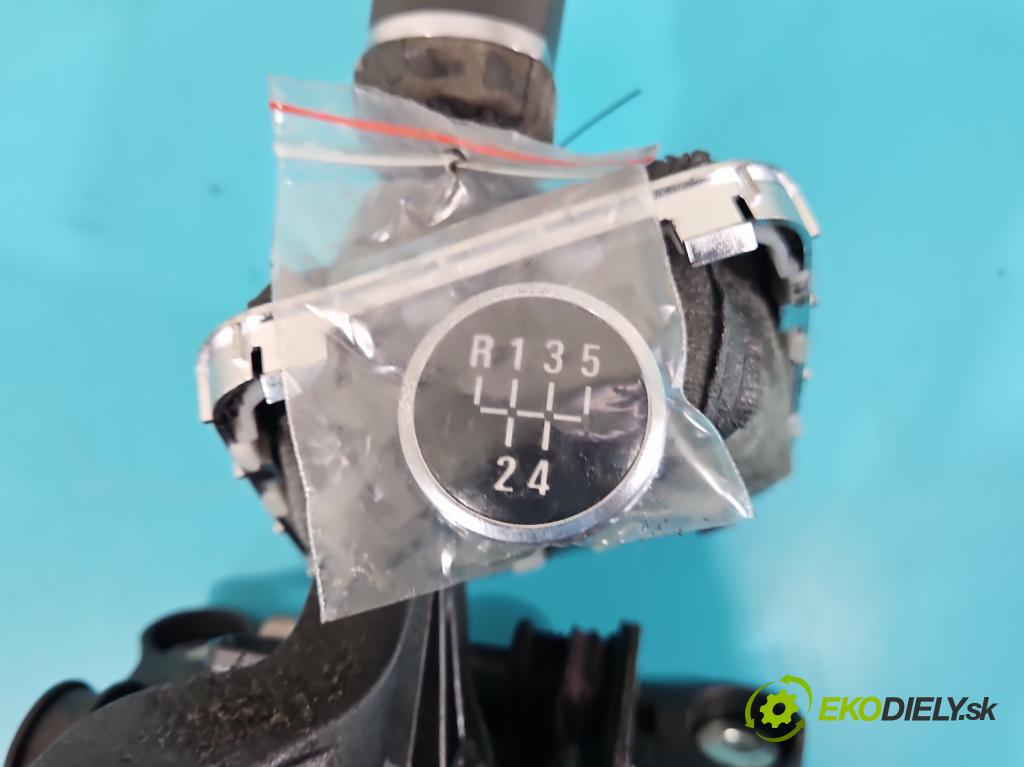 Opel Zafira B 2005-2014 1.8 16V 140 HP manual 103 kW 1796 cm3 5- Páka: Změny: stupeň,rýchlosť  (Rýchlostné páky / kulisy)