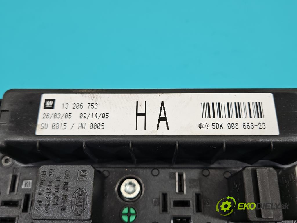 Opel Astra III 2004-2014 1.6 16V 105 hp manual 77 kW 1598 cm3 5- skříňka pojistková 13206753HA (Pojistkové skříňky)