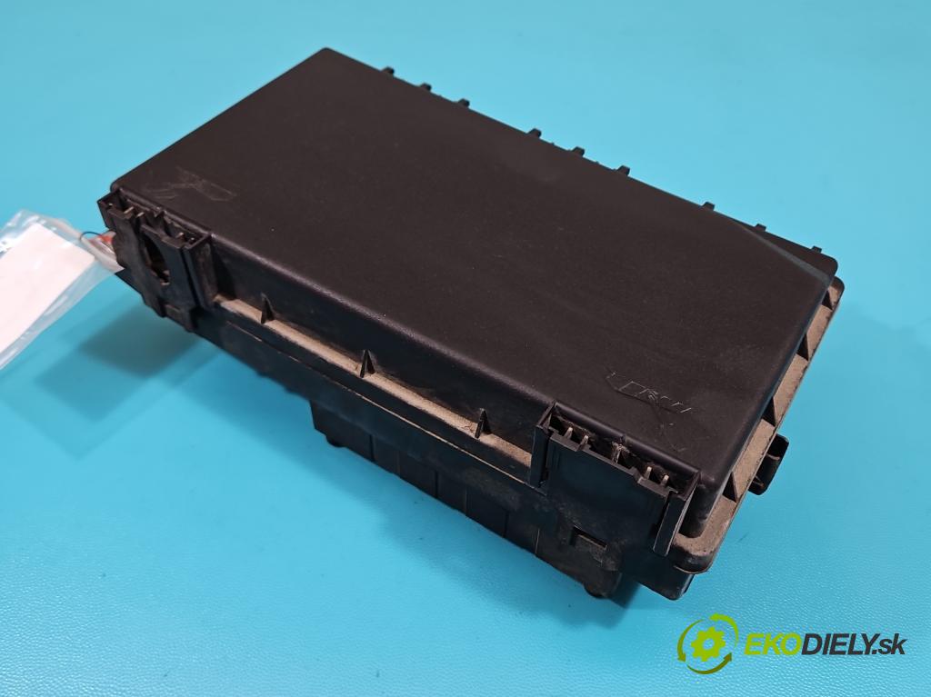 Opel Astra III 2004-2014 1.6 16V 105 hp manual 77 kW 1598 cm3 5- skříňka pojistková 13206753HA (Pojistkové skříňky)