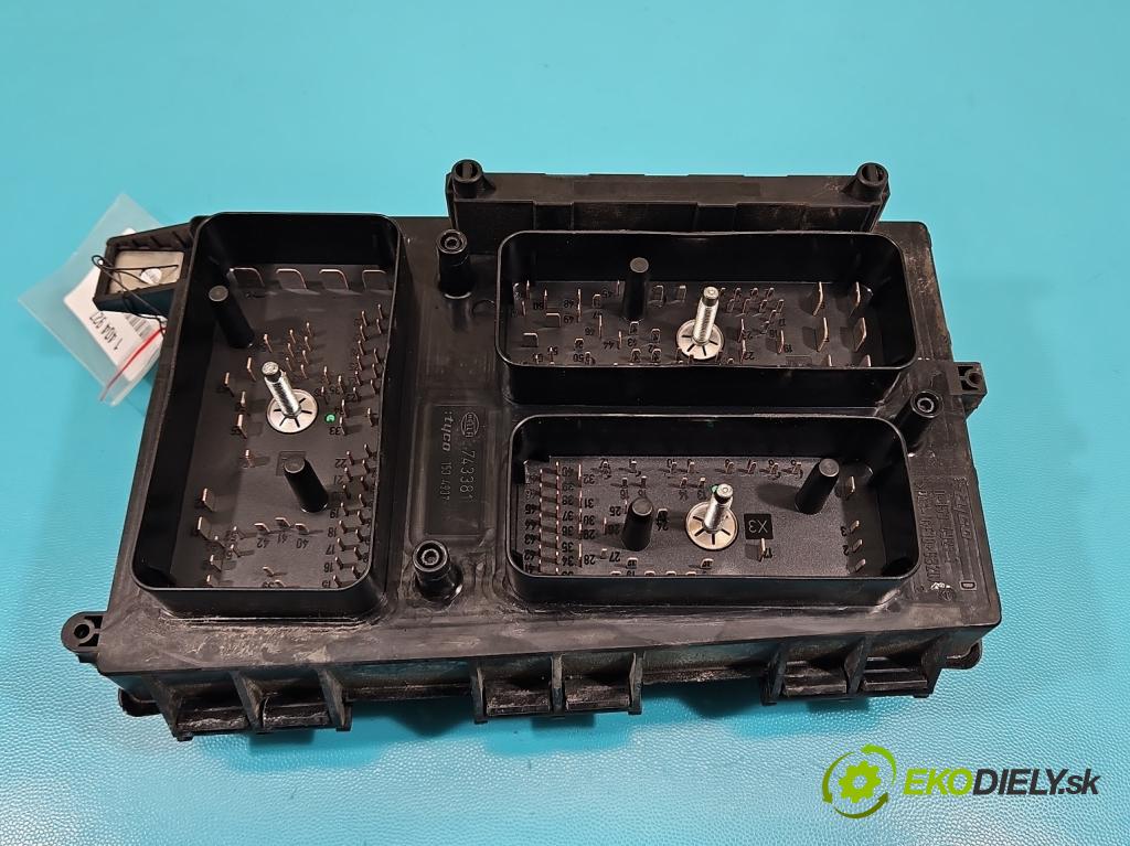 Opel Astra III 2004-2014 1.6 16V 105 hp manual 77 kW 1598 cm3 5- skříňka pojistková 13206753HA (Pojistkové skříňky)