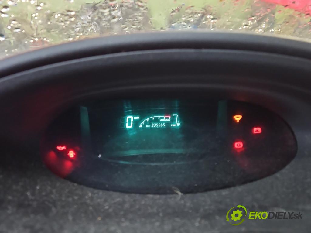 Toyota Yaris I 1999-2005 1.4 D4D 75 HP manual 55 kW 1364 cm3 3- prístrojovka/ budíky  (Prístrojové dosky, displeje)