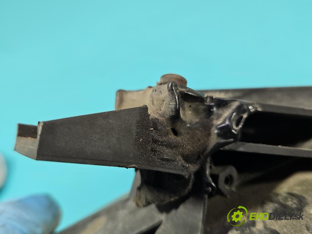 Mercedes A W169 2004-2012 2.0 cdi 109 HP manual 80 kW 1992 cm3 5- Reflektor: pravý A1698200261 (Pravé)