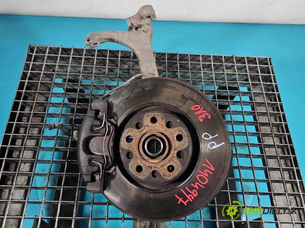 Audi A4 B6 2000-2004 2.5 tdi 179KM manual 132 kW 2496 cm3 5- náboj pravé  (Náboje)