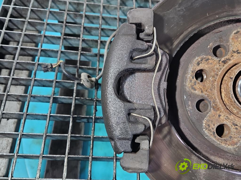 Audi A4 B6 2000-2004 2.5 tdi 179KM manual 132 kW 2496 cm3 5- brzdič predné pravý  (Ostatné)