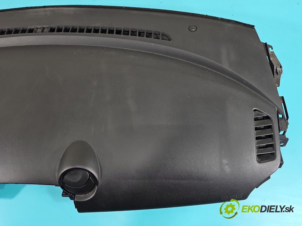 Mazda 2 II 2007-2014 1.4 citd 68 HP manual 50 kW 1399 cm3 5- kokpit,pristrojová doska rozdeľovacia