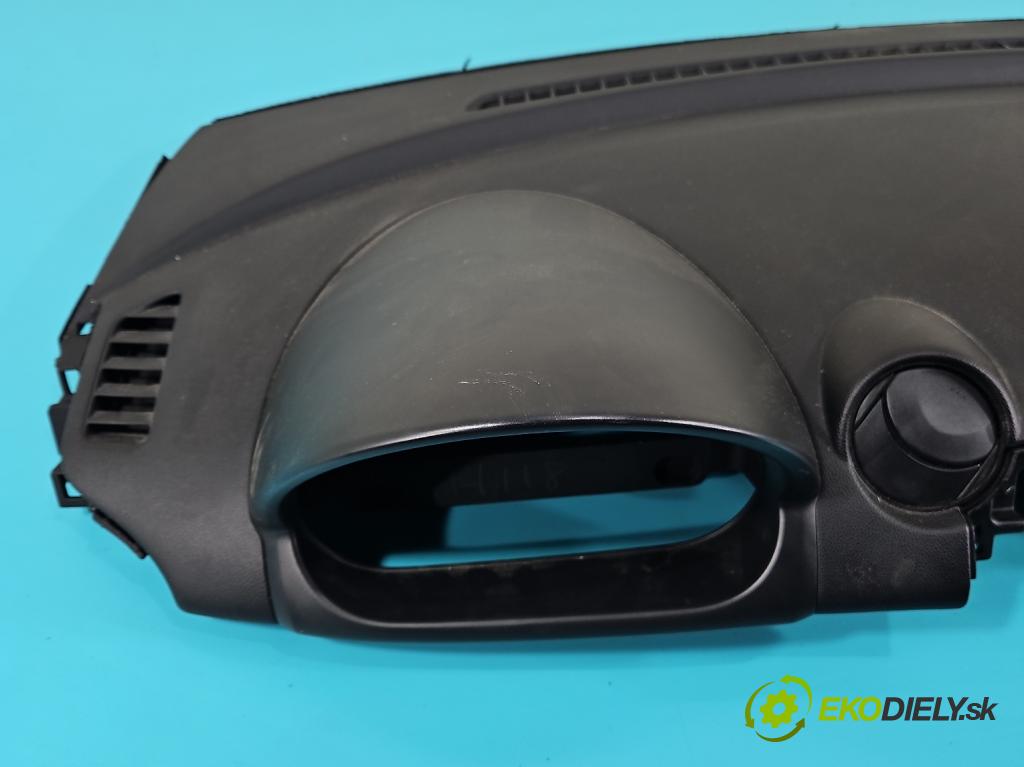 Mazda 2 II 2007-2014 1.4 citd 68 HP manual 50 kW 1399 cm3 5- kokpit,pristrojová doska rozdeľovacia
