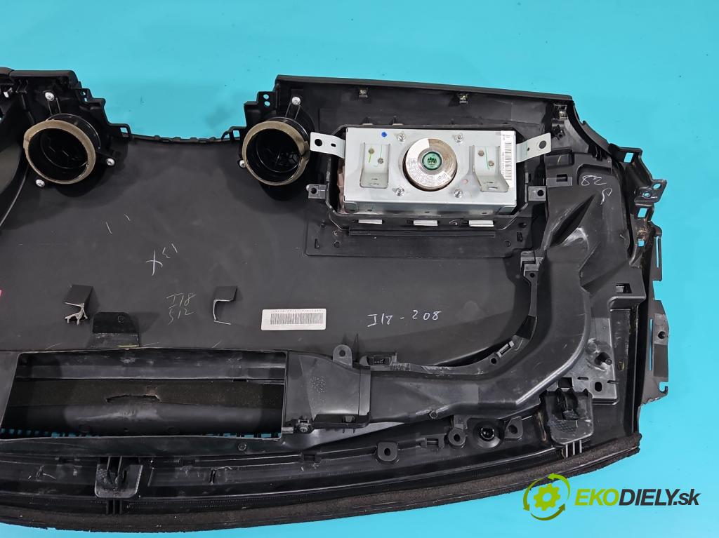 Mazda 2 II 2007-2014 1.4 citd 68 HP manual 50 kW 1399 cm3 5- kokpit,pristrojová doska rozdeľovacia