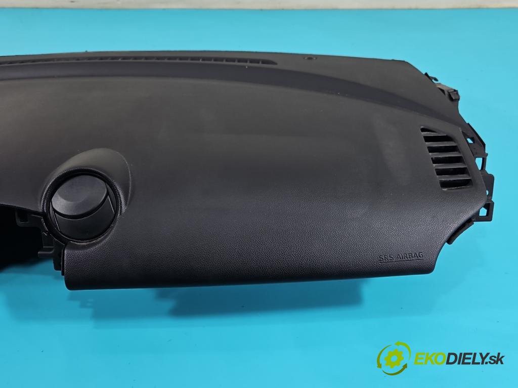 Mazda 2 II 2007-2014 1.4 citd 68 HP manual 50 kW 1399 cm3 5- kokpit,pristrojová doska rozdeľovacia