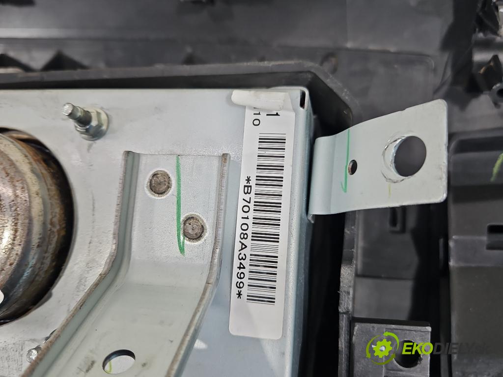 Mazda 2 II 2007-2014 1.4 citd 68 HP manual 50 kW 1399 cm3 5- kokpit,pristrojová doska rozdeľovacia