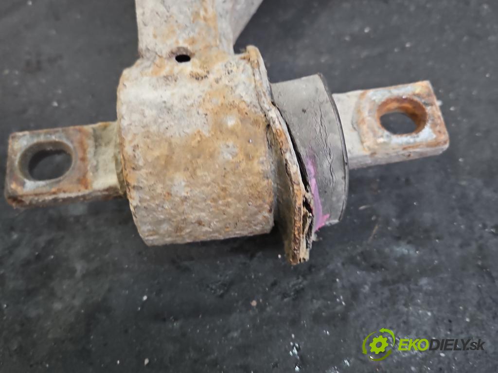 Mitsubishi Colt Z30 VI 2004-2012 1.3 16V 95 hp manual 70 kW 1332 cm3 3- zadní výztuha  (Výztuhy zadní)