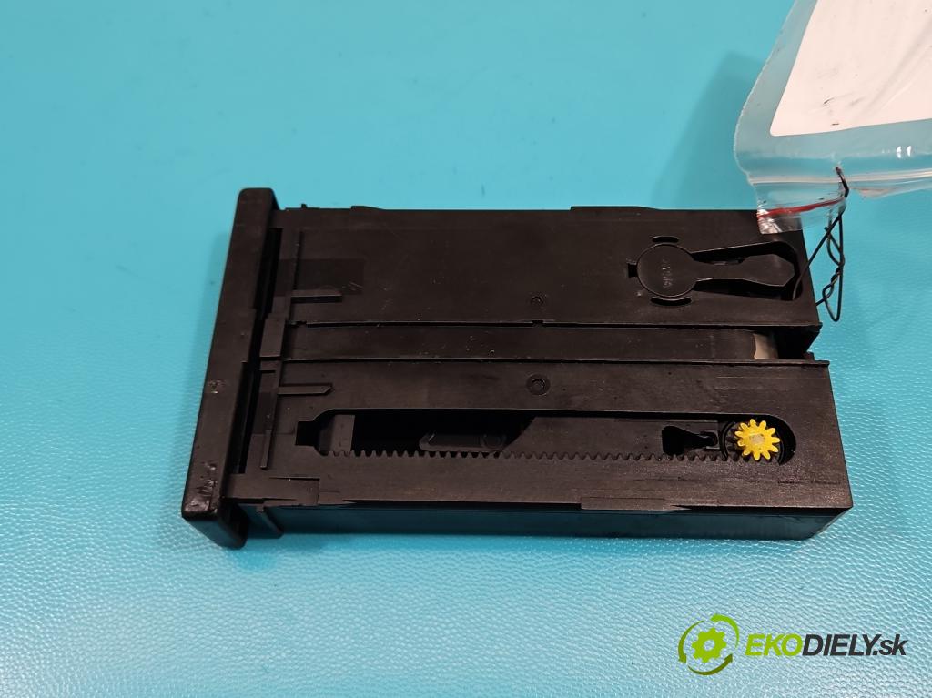 Seat Alhambra I 1996-2010 1.9 tdi 116 HP manual 85 kW 1896 cm3 5- Rukojeť: na nápoje: 7M3862549C (Úchyty, držiaky na nápoje)