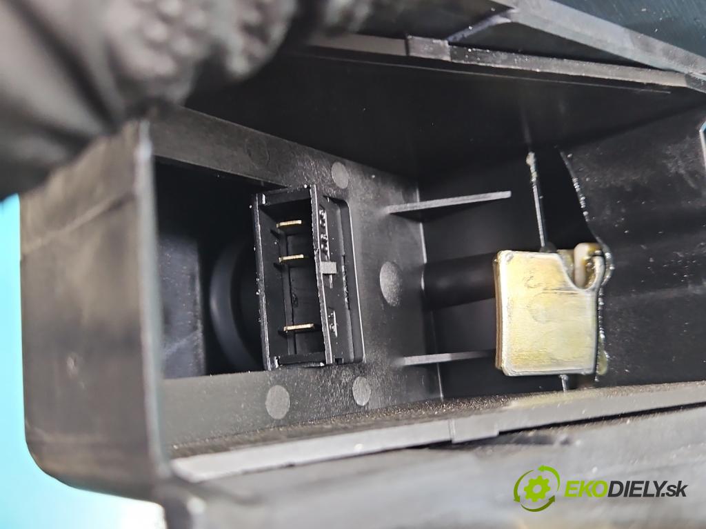 Smart Fortwo 1998-2007 0.6 54 HP automatic 40 kW 599 cm3 3- Spínačka  (Spínacie skrinky a kľúče)