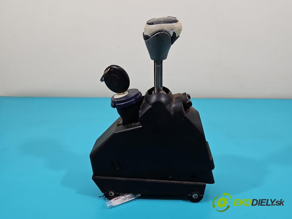 Smart Fortwo 1998-2007 0.6 54 HP automatic 40 kW 599 cm3 3- Spínačka  (Spínacie skrinky a kľúče)