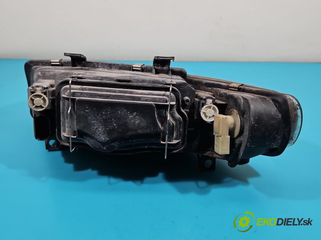 Seat Leon I 1999-2005 1.6b 105 HP manual 77 kW 1598 cm3 5- Reflektor: pravý  (Pravé)