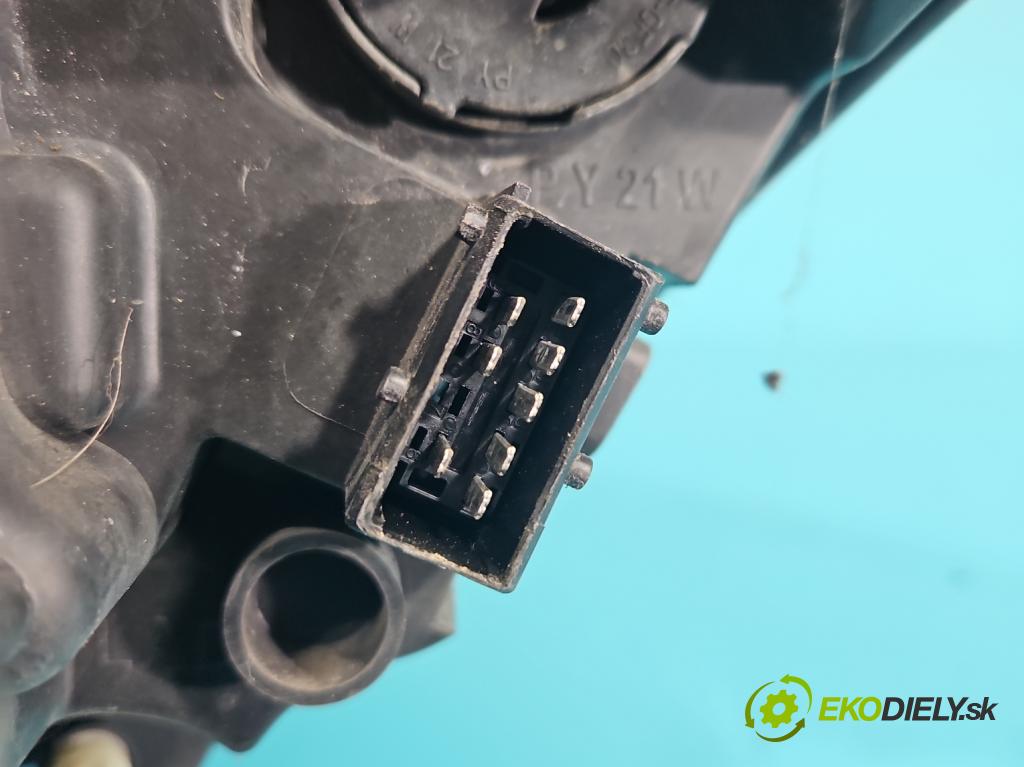 Citroen C4 I 2004-2011 1.6 hdi 109 HP manual 80 kW 1560 cm3 5- Reflektor: pravý 9684382880 (Pravé)