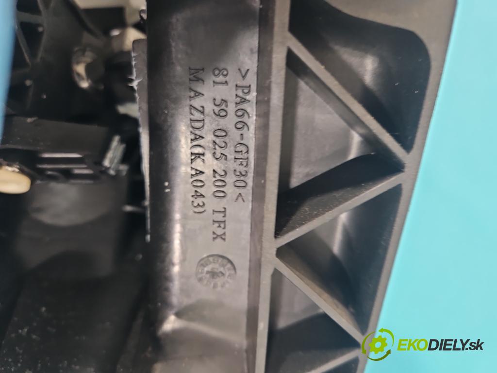 Mazda 5  2005-2010 1.8 16V 116 HP manual 85 kW 1798 cm3 5- Páka: Změny: stupeň,rýchlosť 8159025200 (Rýchlostná páka (kulisa))