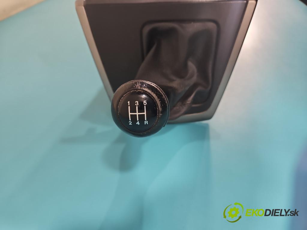 Mazda 5  2005-2010 1.8 16V 116 HP manual 85 kW 1798 cm3 5- Páka: Změny: stupeň,rýchlosť 8159025200 (Rýchlostná páka (kulisa))