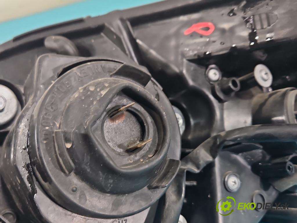 Mazda 5  2005-2010 1.8 16V 116 HP manual 85 kW 1798 cm3 5- Reflektor: pravý  (Pravé)