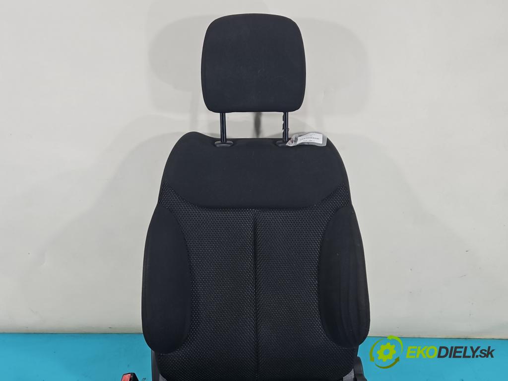 Citroen C2 1.4 8V 73 HP manual 54 kW 1360 cm3 3- Sedačka ľavý  (Sedačky, sedadlá)