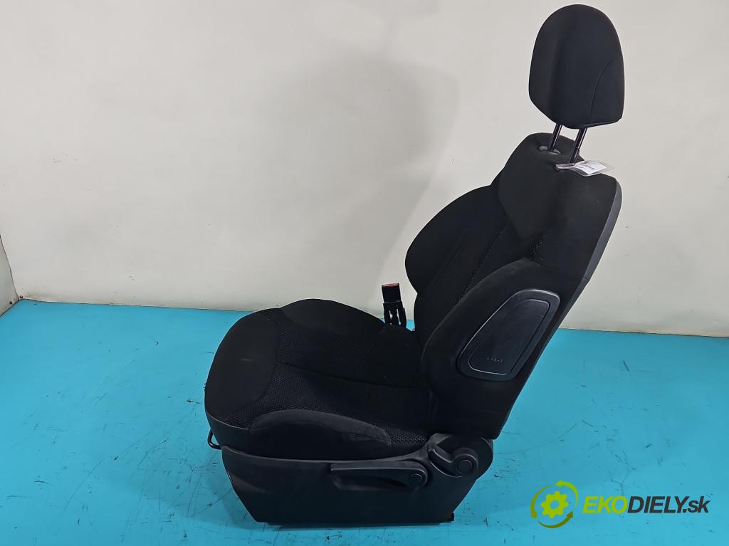 Citroen C2 1.4 8V 73 HP manual 54 kW 1360 cm3 3- Sedačka ľavý  (Sedačky, sedadlá)