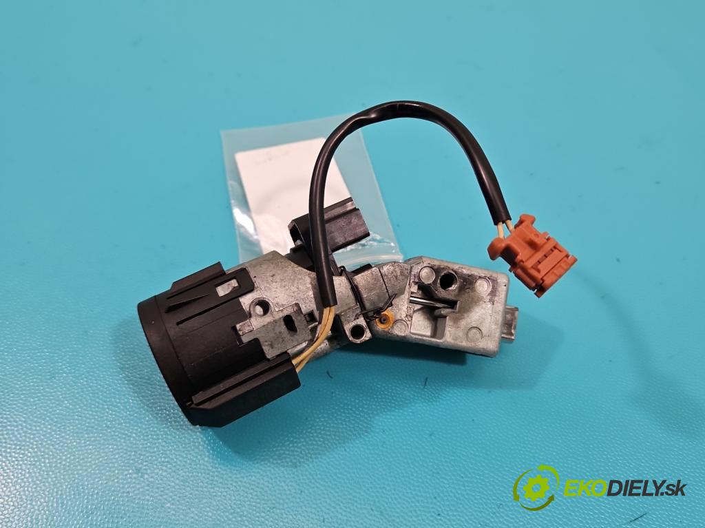 Citroen C2 1.4 8V 73 HP manual 54 kW 1360 cm3 3- Spínačka  (Spínacie skrinky a kľúče)