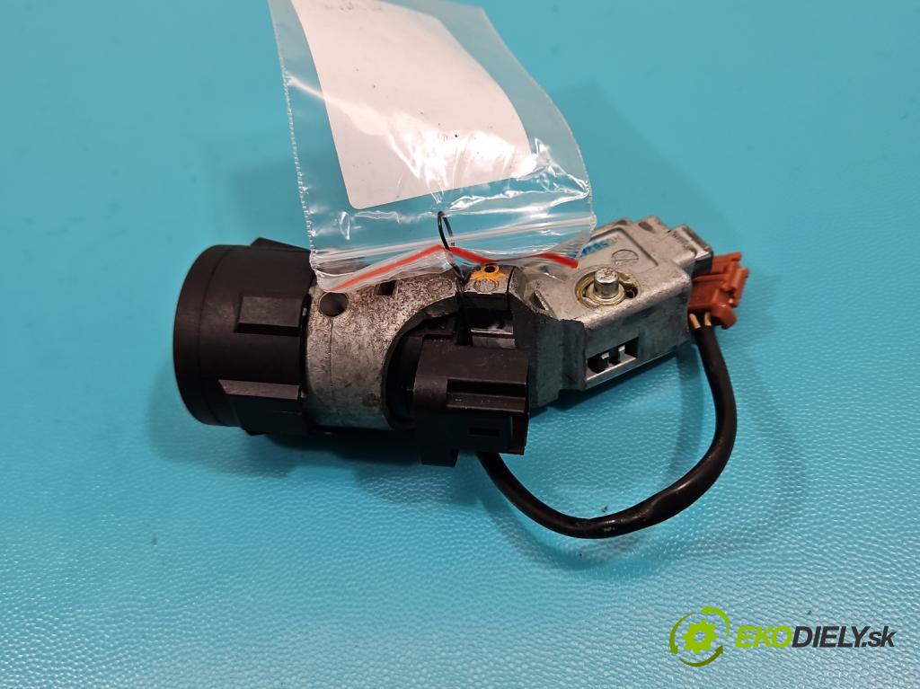 Citroen C2 1.4 8V 73 HP manual 54 kW 1360 cm3 3- Spínačka  (Spínacie skrinky a kľúče)